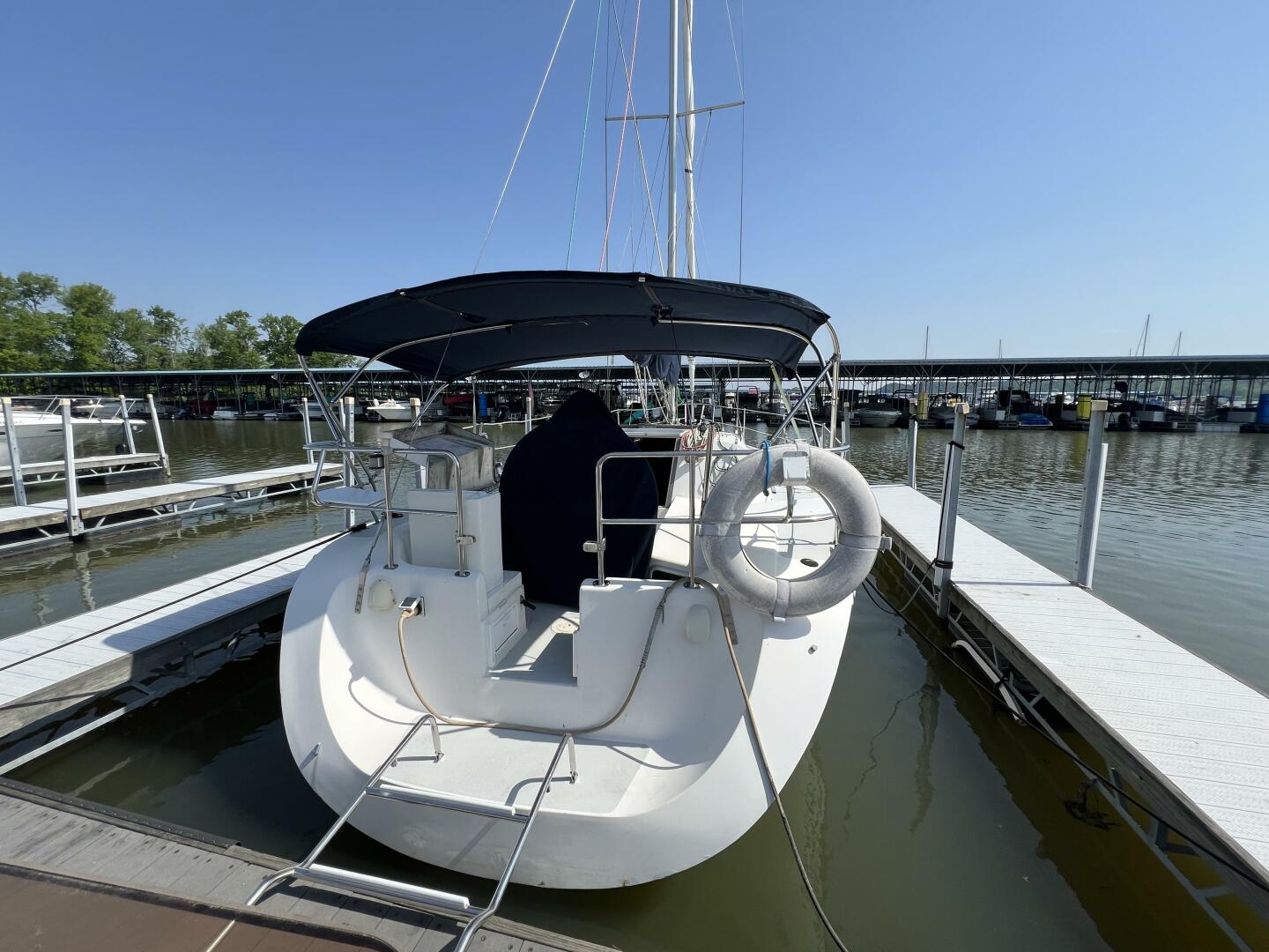 HAUNTED by WATER 32ft Catalina Yacht For Sale