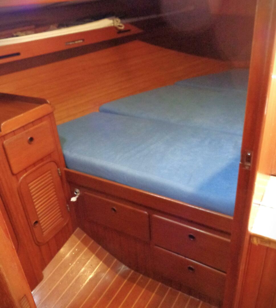 CHALIVENTURES III 40ft Ta Shing Yacht For Sale