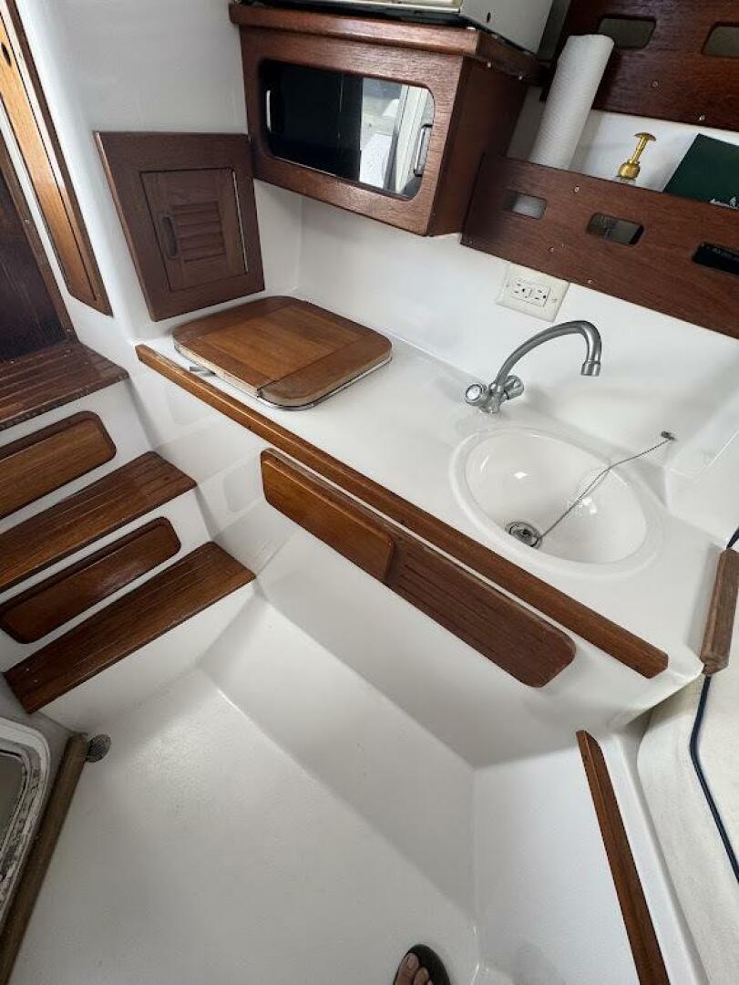 35ft Contender Yacht For Sale