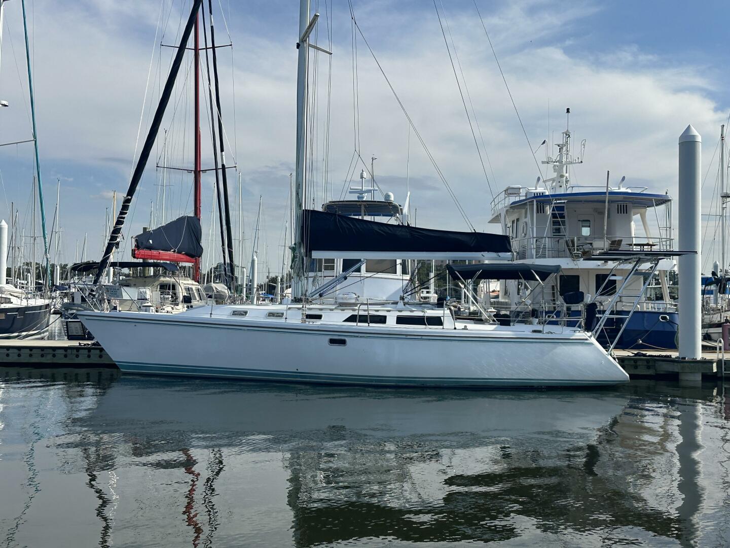 Between Dreams 42ft Catalina Yacht For Sale