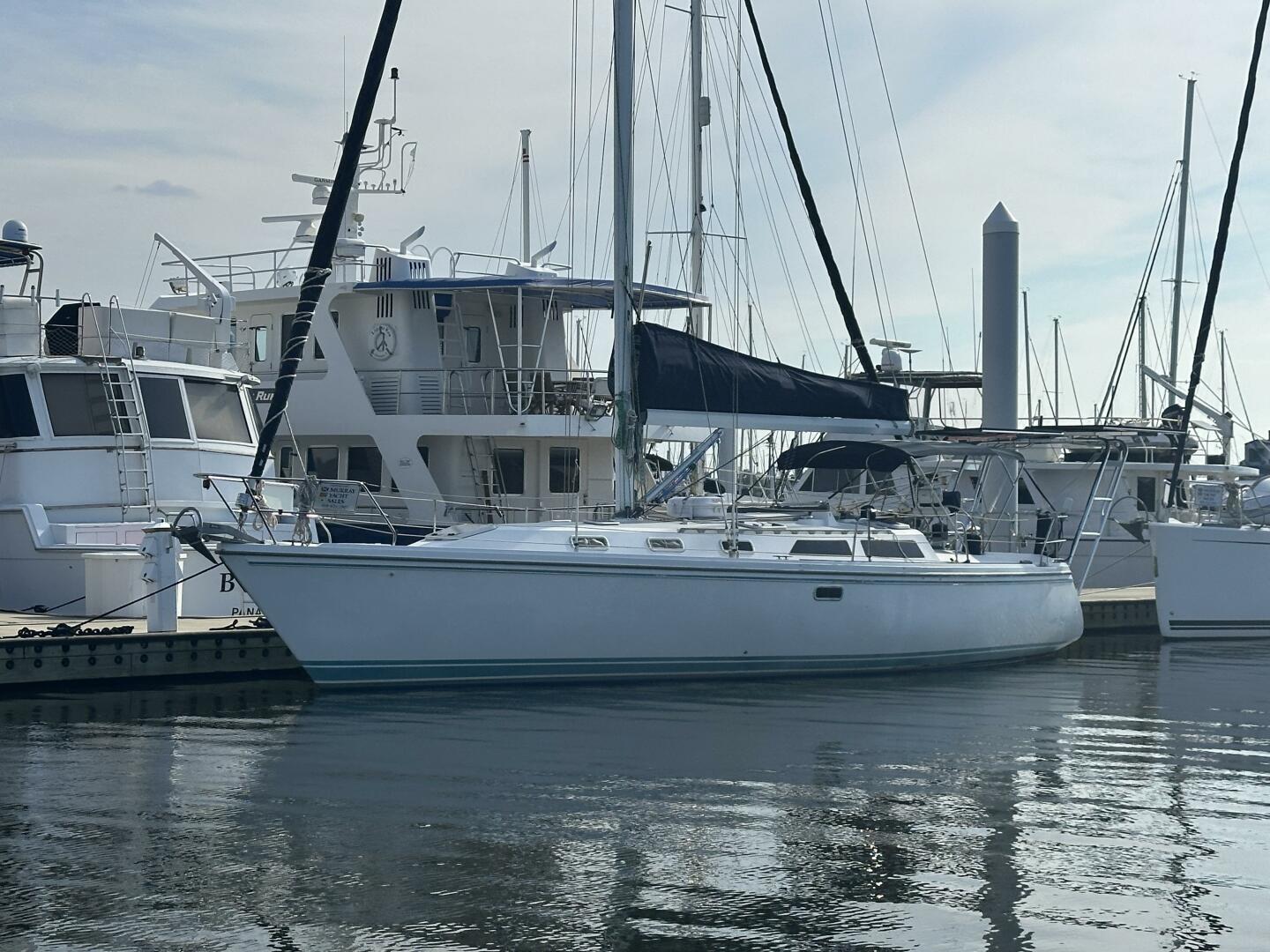 Between Dreams 42ft Catalina Yacht For Sale