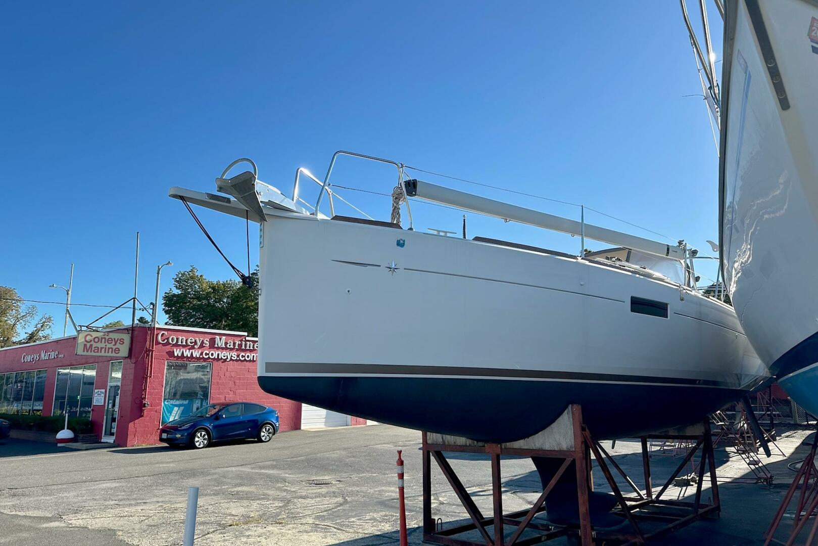 34ft Jeanneau Yacht For Sale