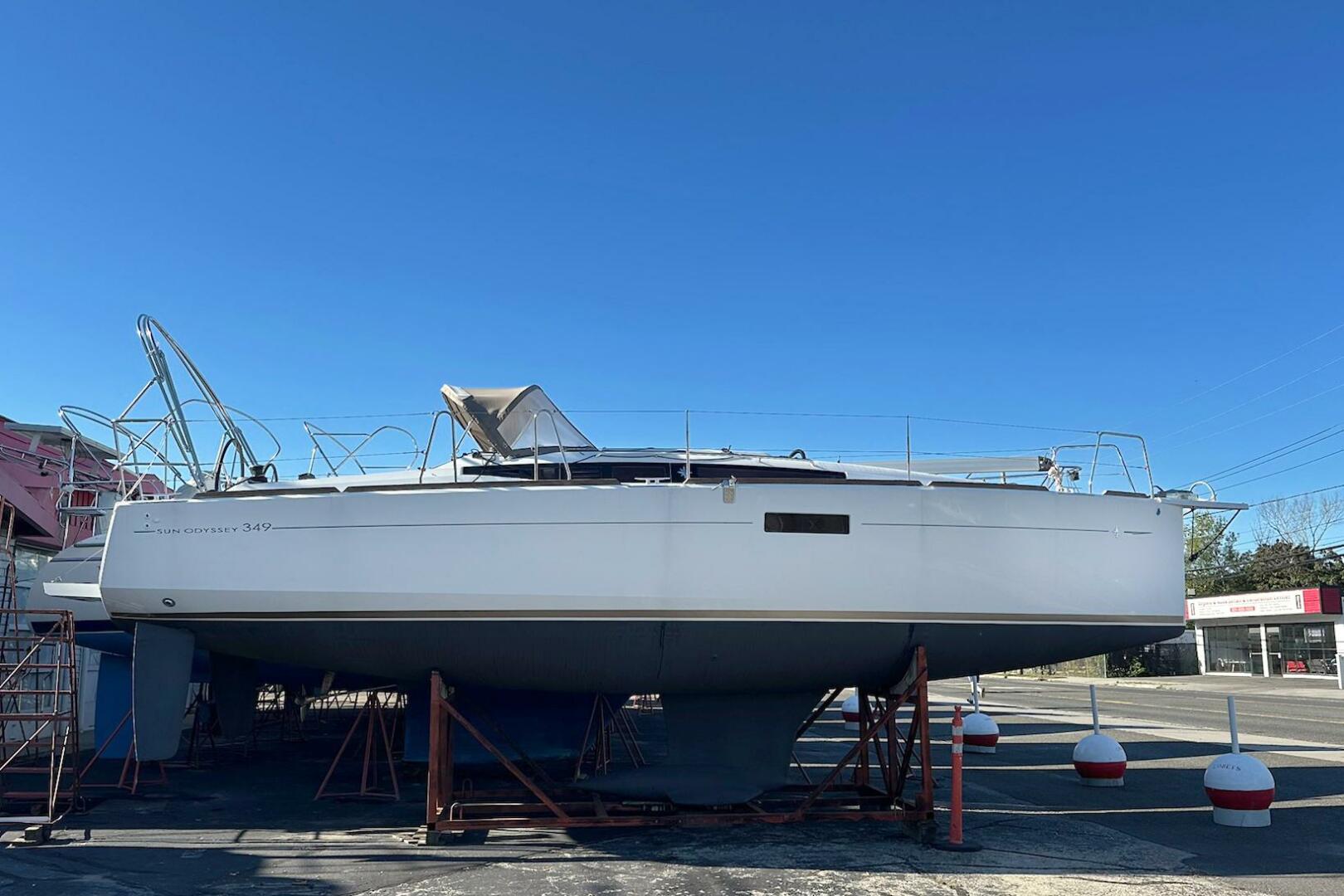 34ft Jeanneau Yacht For Sale