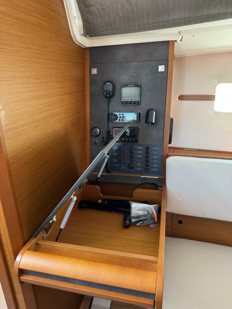 34ft Jeanneau Yacht For Sale
