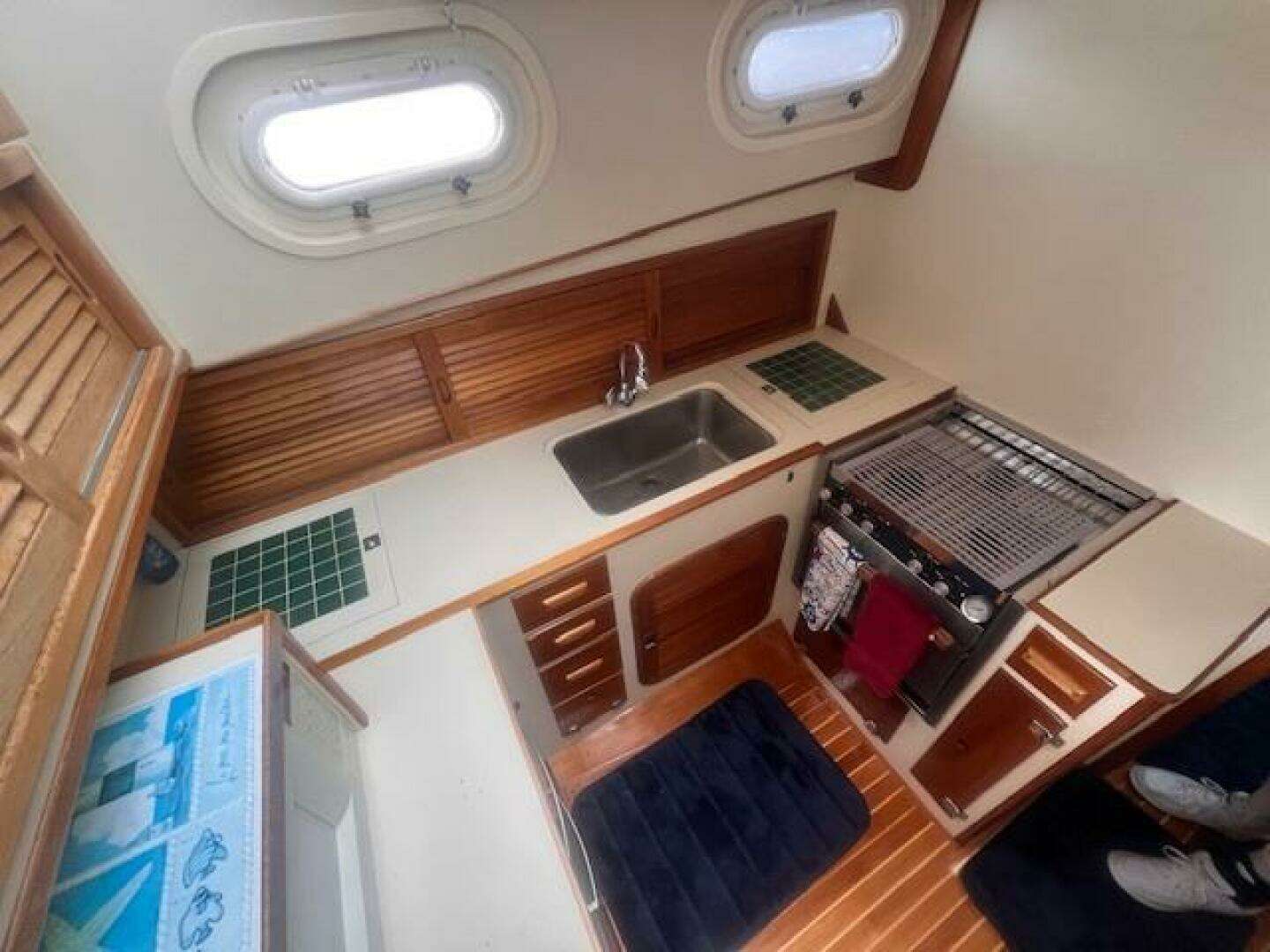 LAST DANCE 42ft Hinckley Yacht For Sale