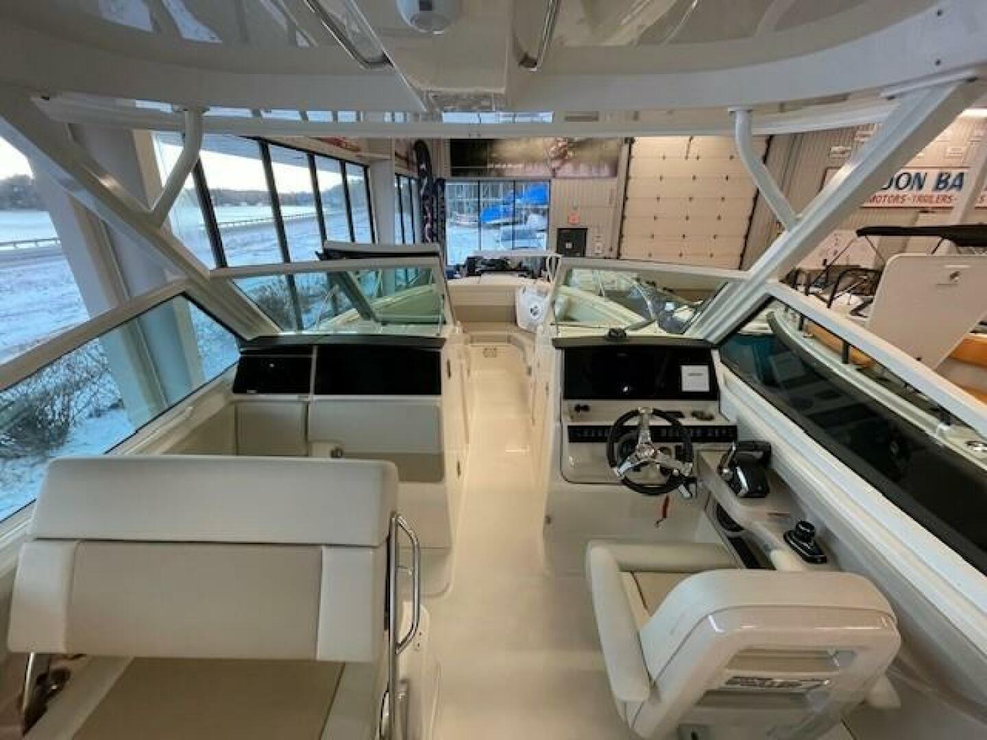 29ft Boston Whaler Yacht For Sale