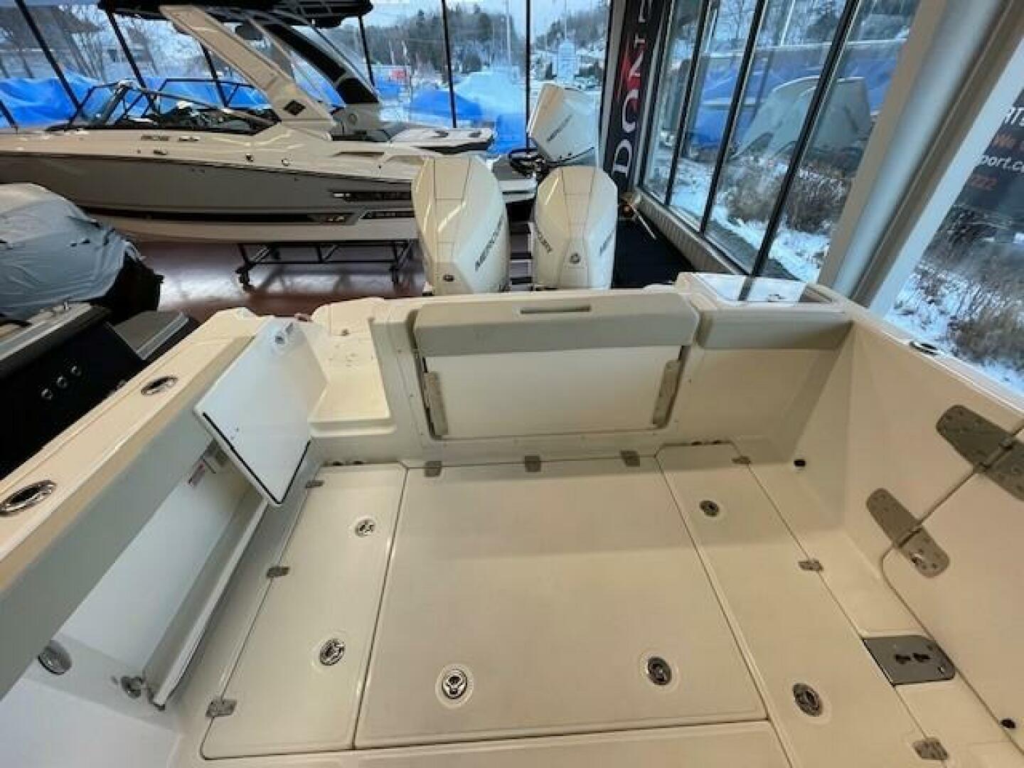 29ft Boston Whaler Yacht For Sale