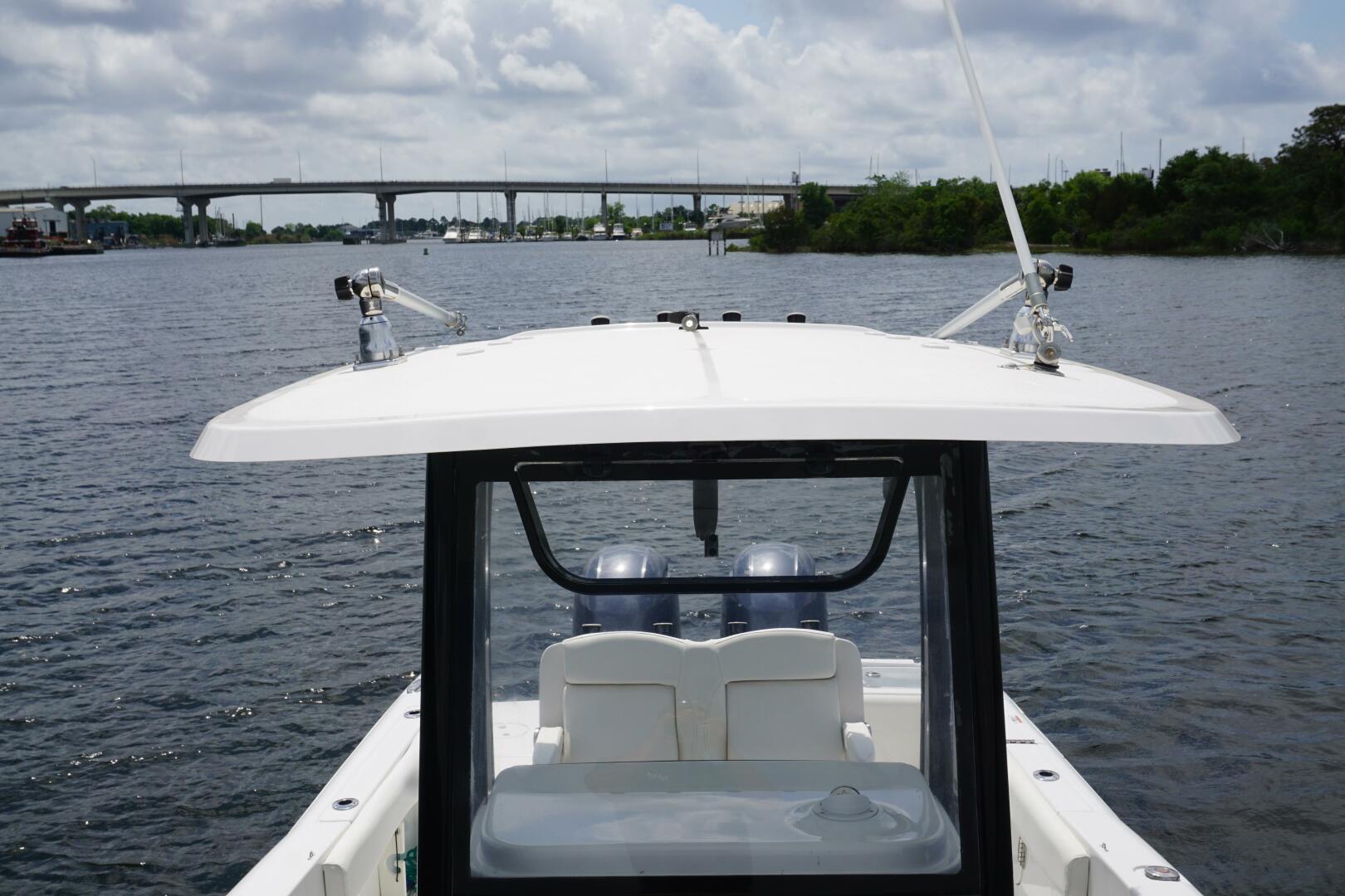 2017 25 SeaHunt 25 Gamefish T Top (3)