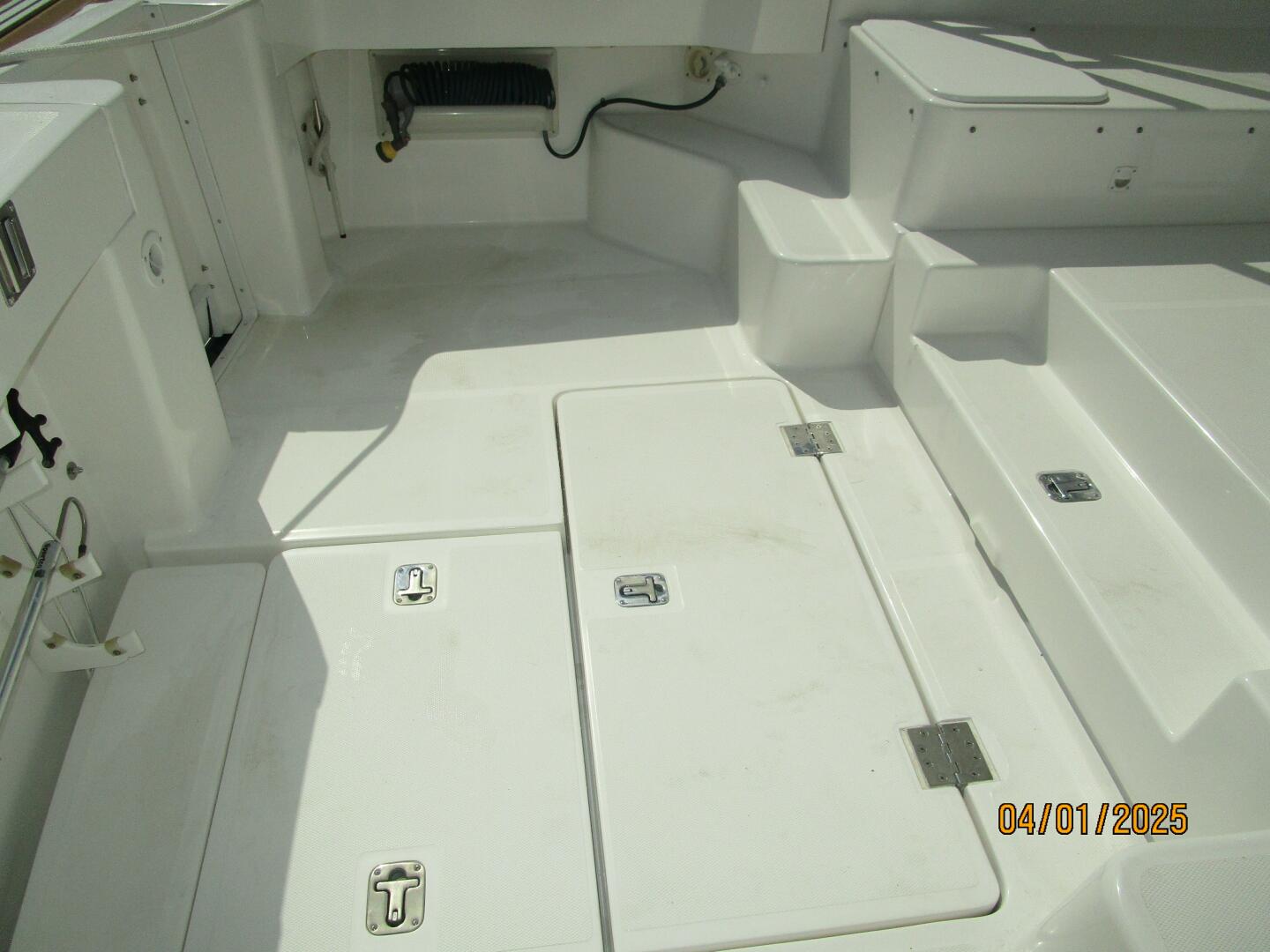 34' Mainship cockpit port