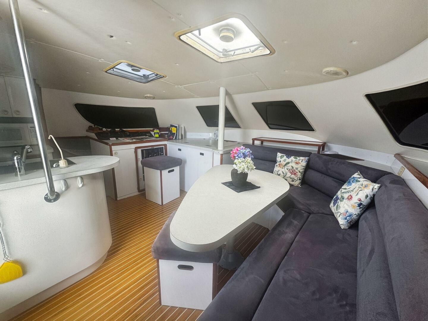 2000-manta-42-sail-9748426-20250405104743897-1_XLARGE.jpg