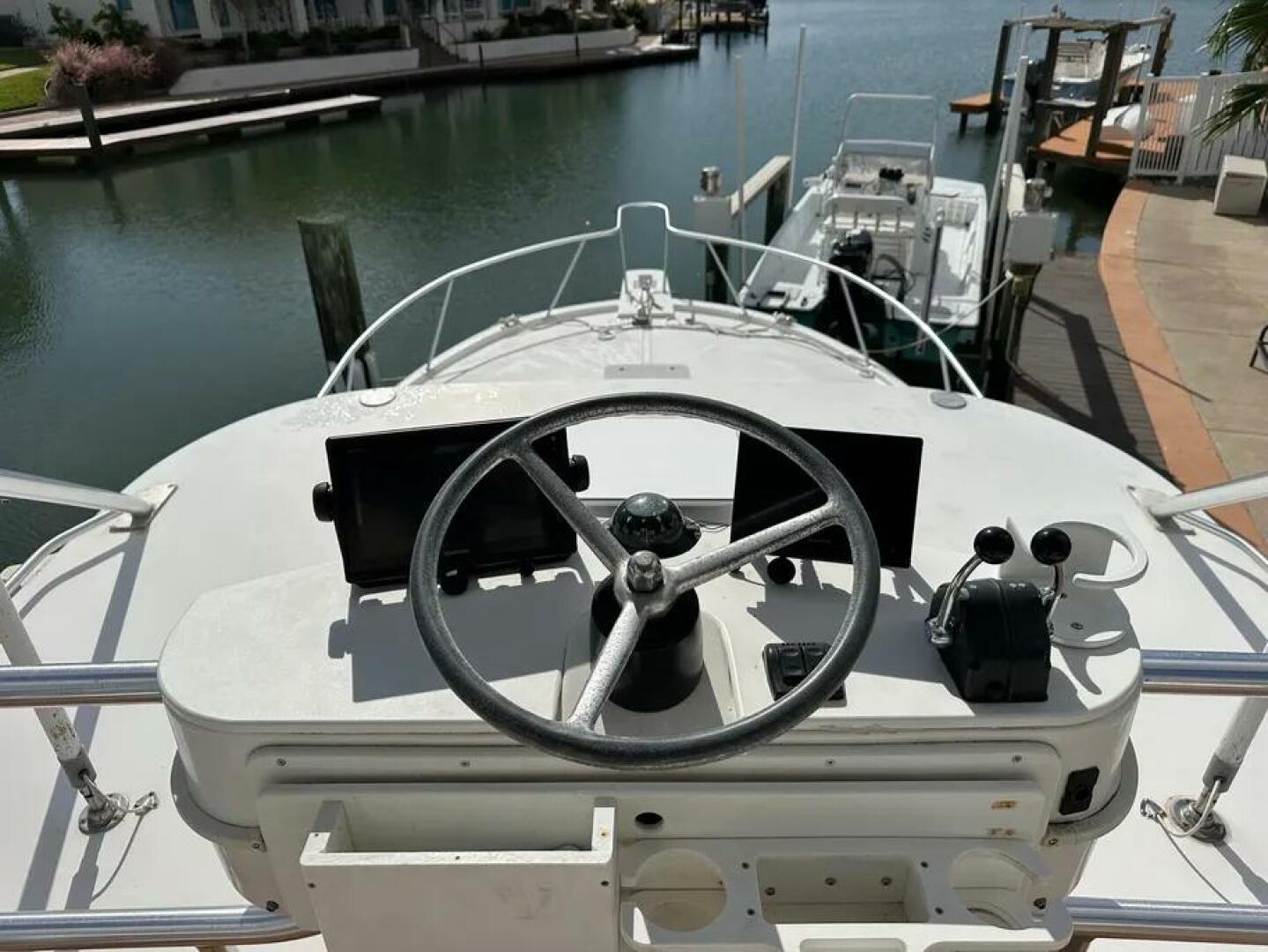 36ft Luhrs Yacht For Sale
