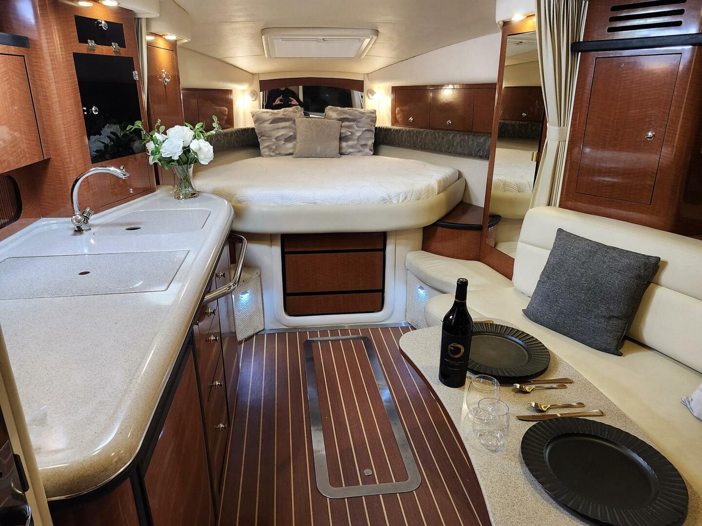 PRICE REDUCED  99 000cad 34ft Sea Ray Yacht For Sale