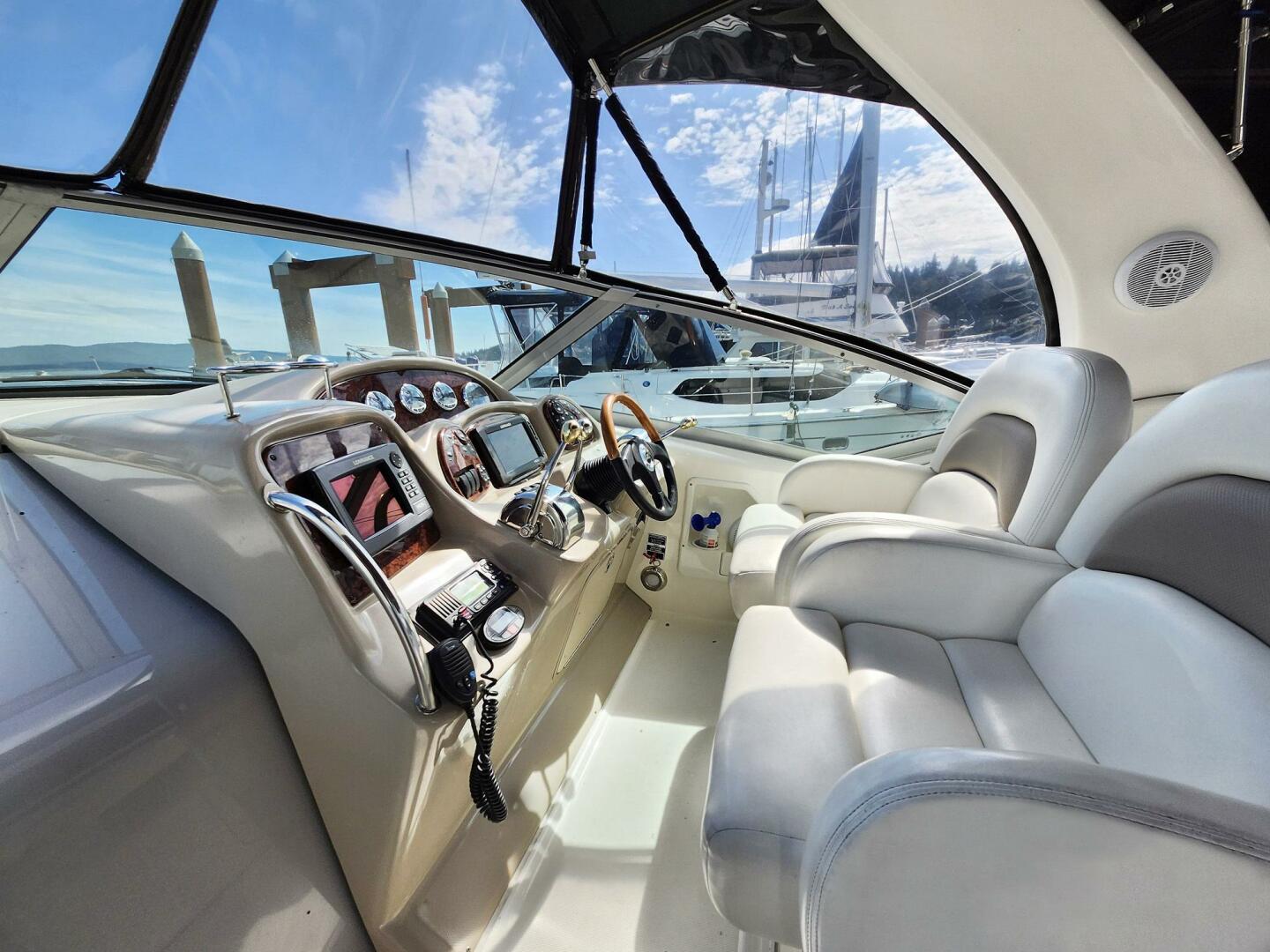 PRICE REDUCED  99 000cad 34ft Sea Ray Yacht For Sale