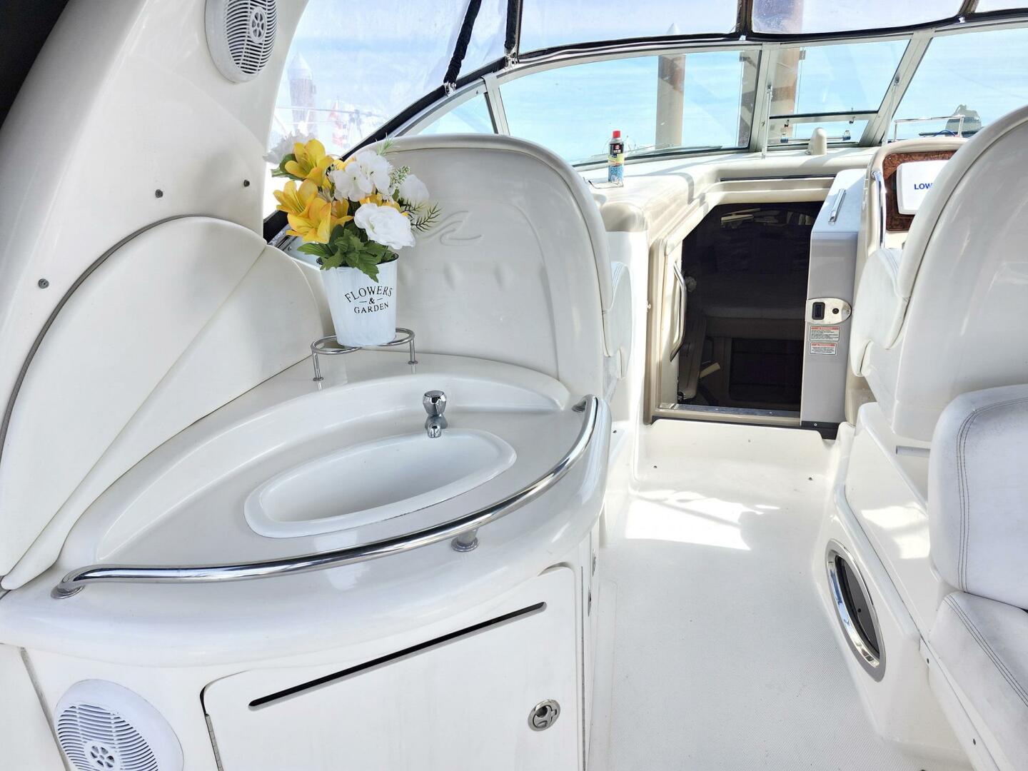 PRICE REDUCED  99 000cad 34ft Sea Ray Yacht For Sale