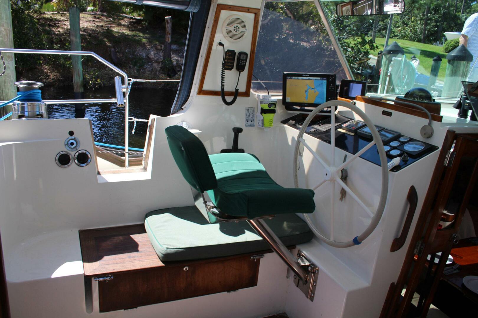 EQUUS 48ft Camper  amp  Nicholsons Yacht For Sale