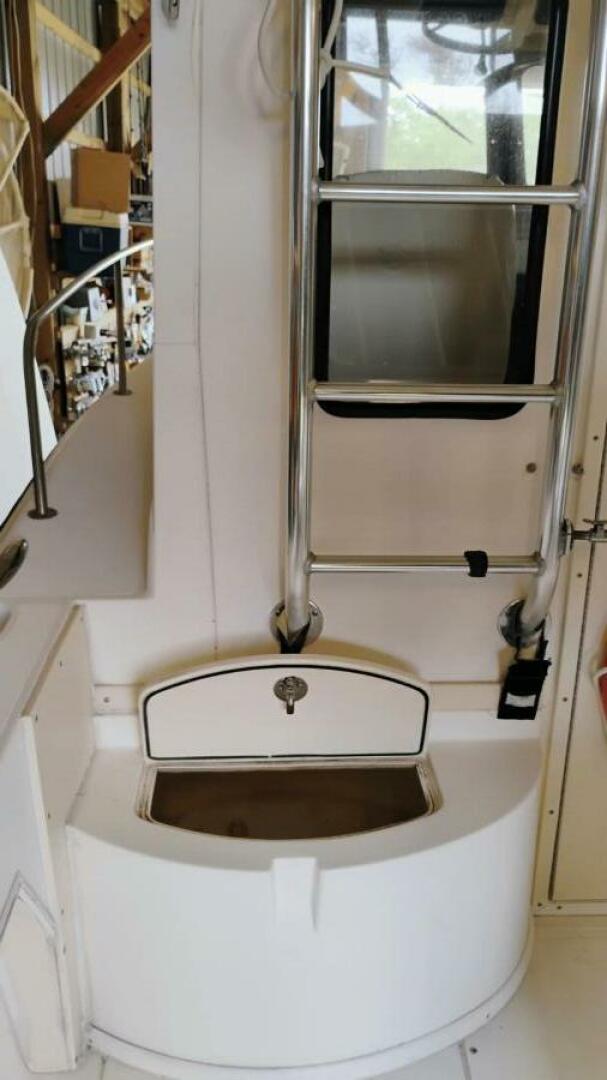 Swashbuckler 28ft McKee Craft Yacht For Sale