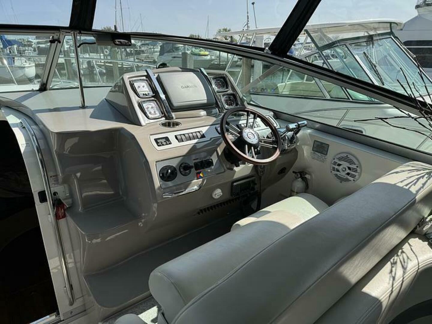2012 Chaparral 350 Signature Helm 