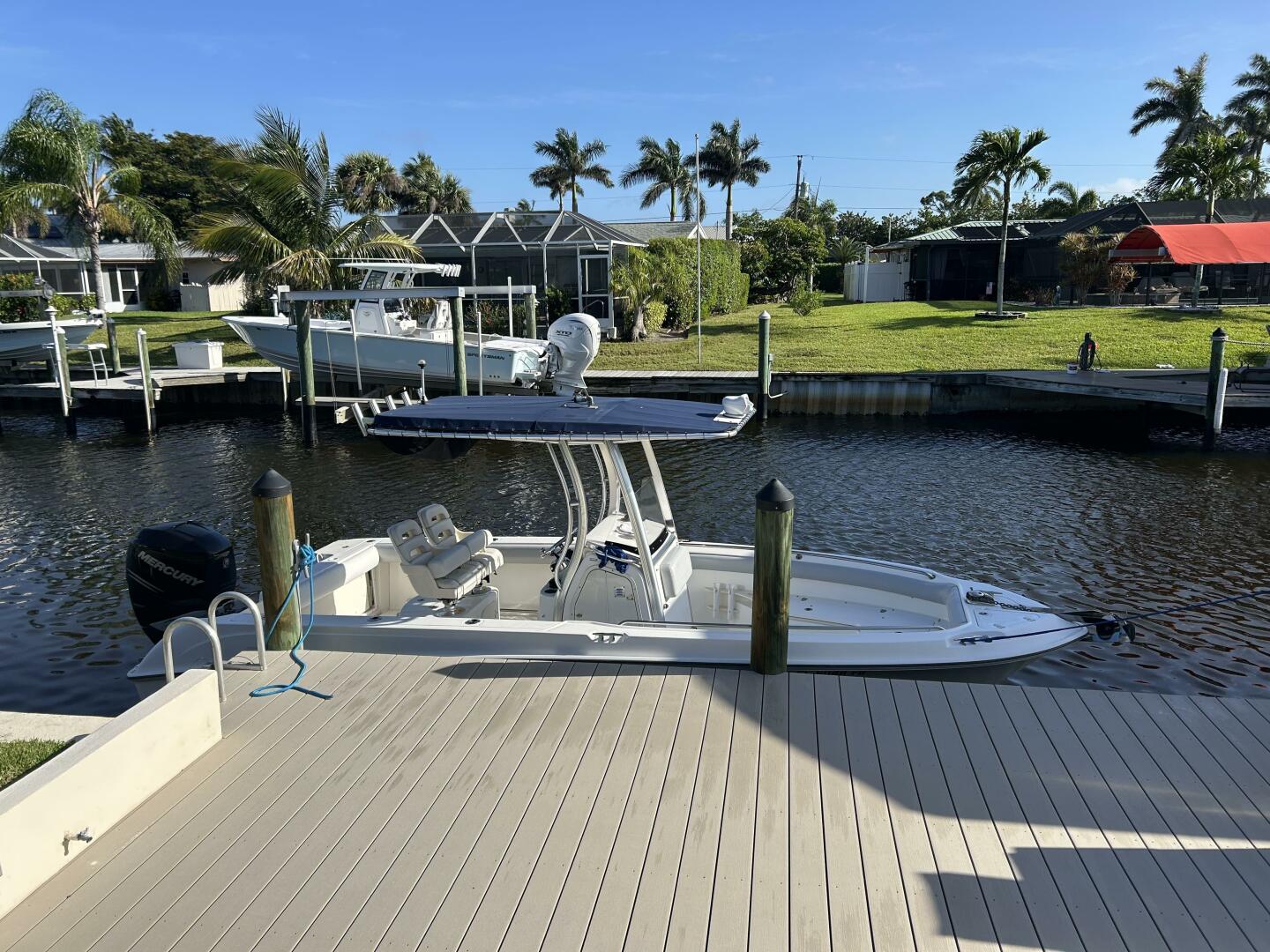 22ft Boston Whaler Yacht For Sale