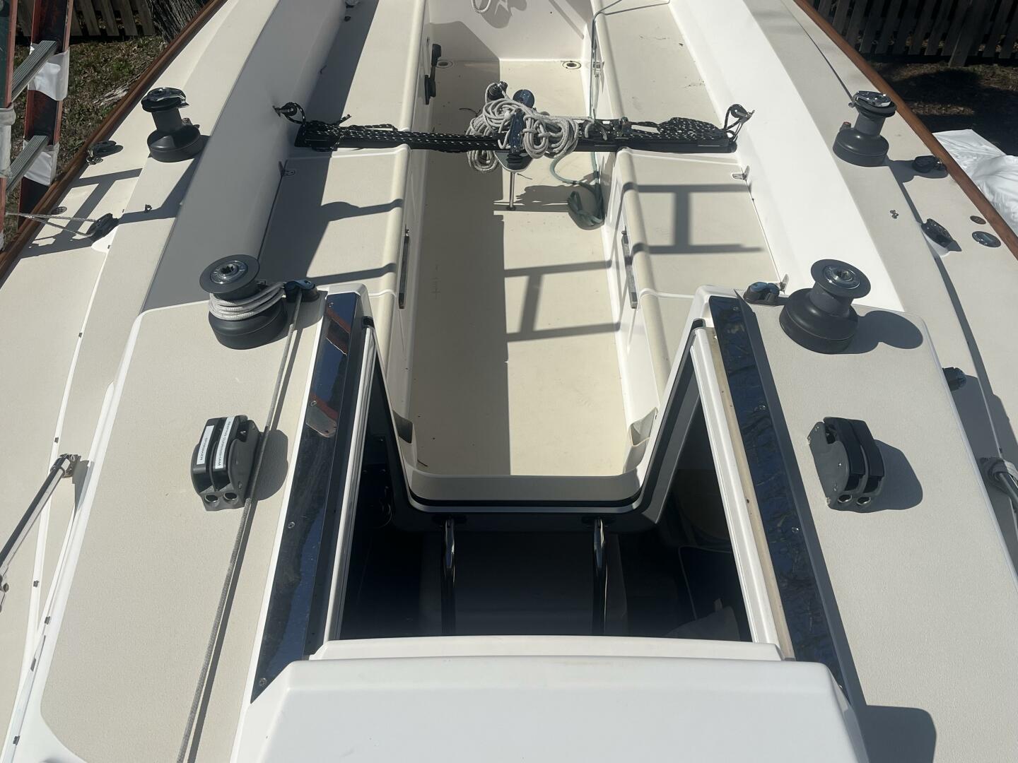 Embraceable 32ft J Boats Yacht For Sale