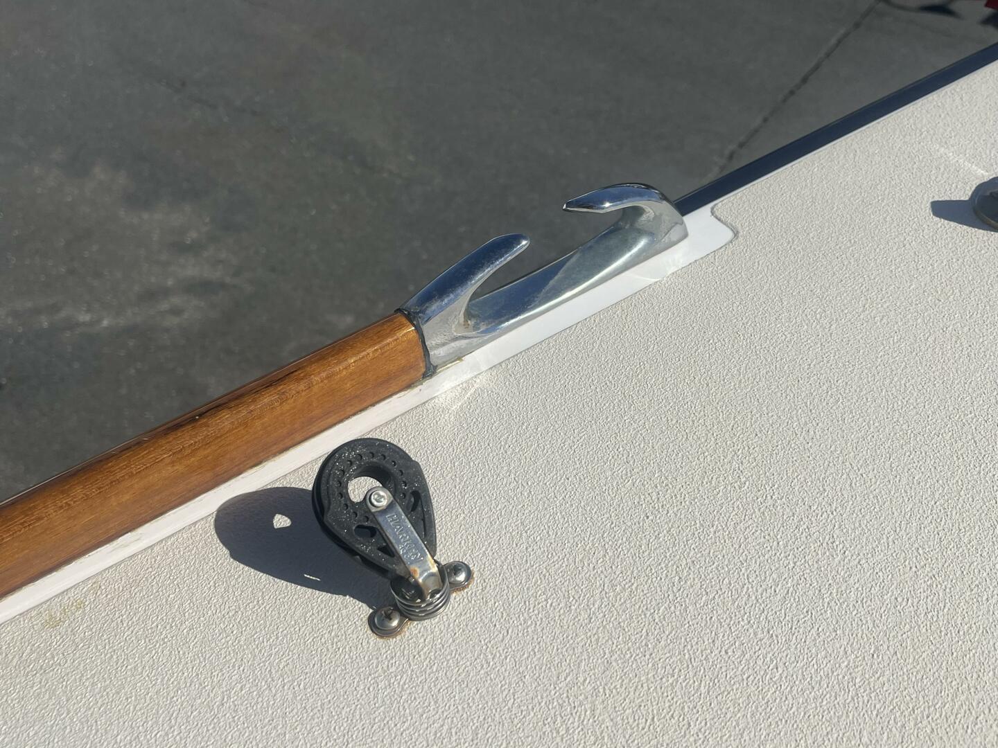 Embraceable 32ft J Boats Yacht For Sale