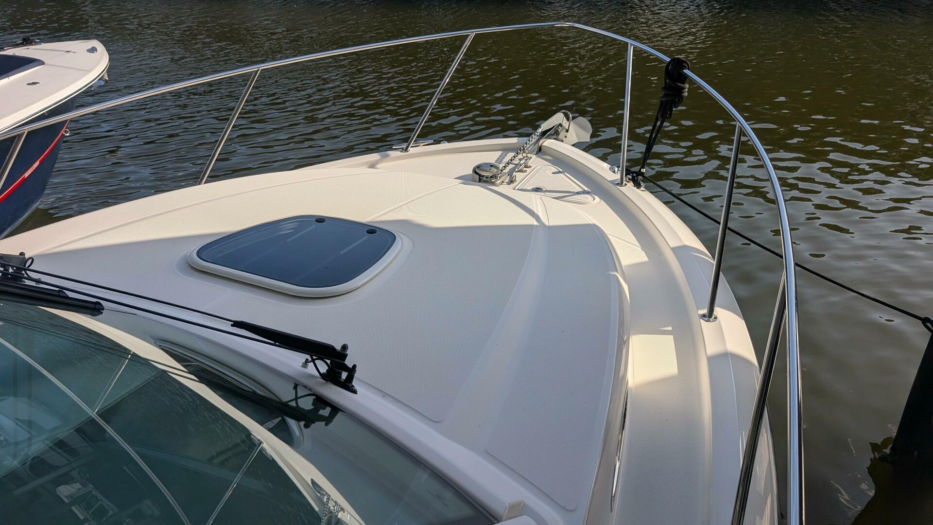 Boat     31ft Boston Whaler Yacht For Sale