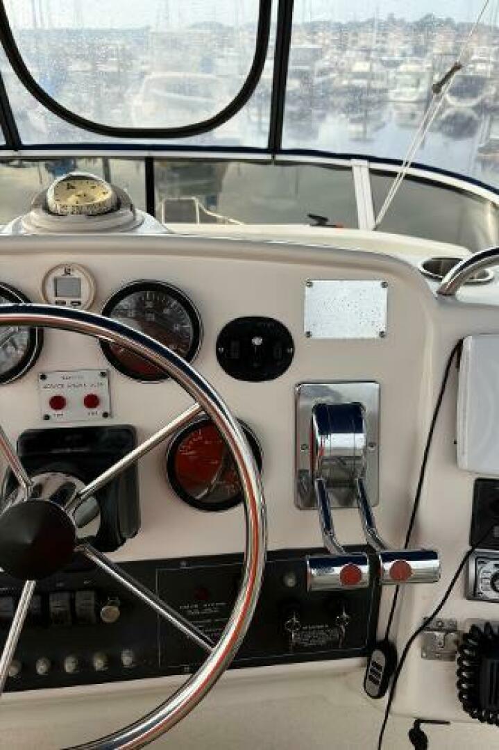 Dances With Waves 35ft Silverton Yacht For Sale