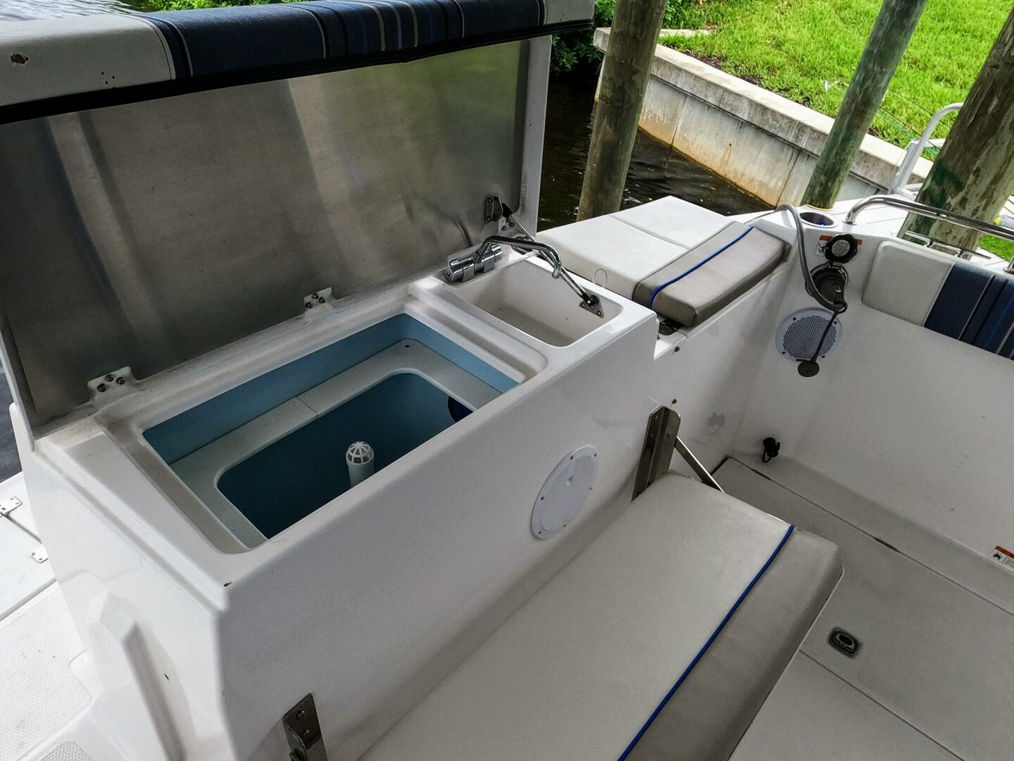Cutwater C 24 Sport Coupe 24ft Cutwater Yacht For Sale