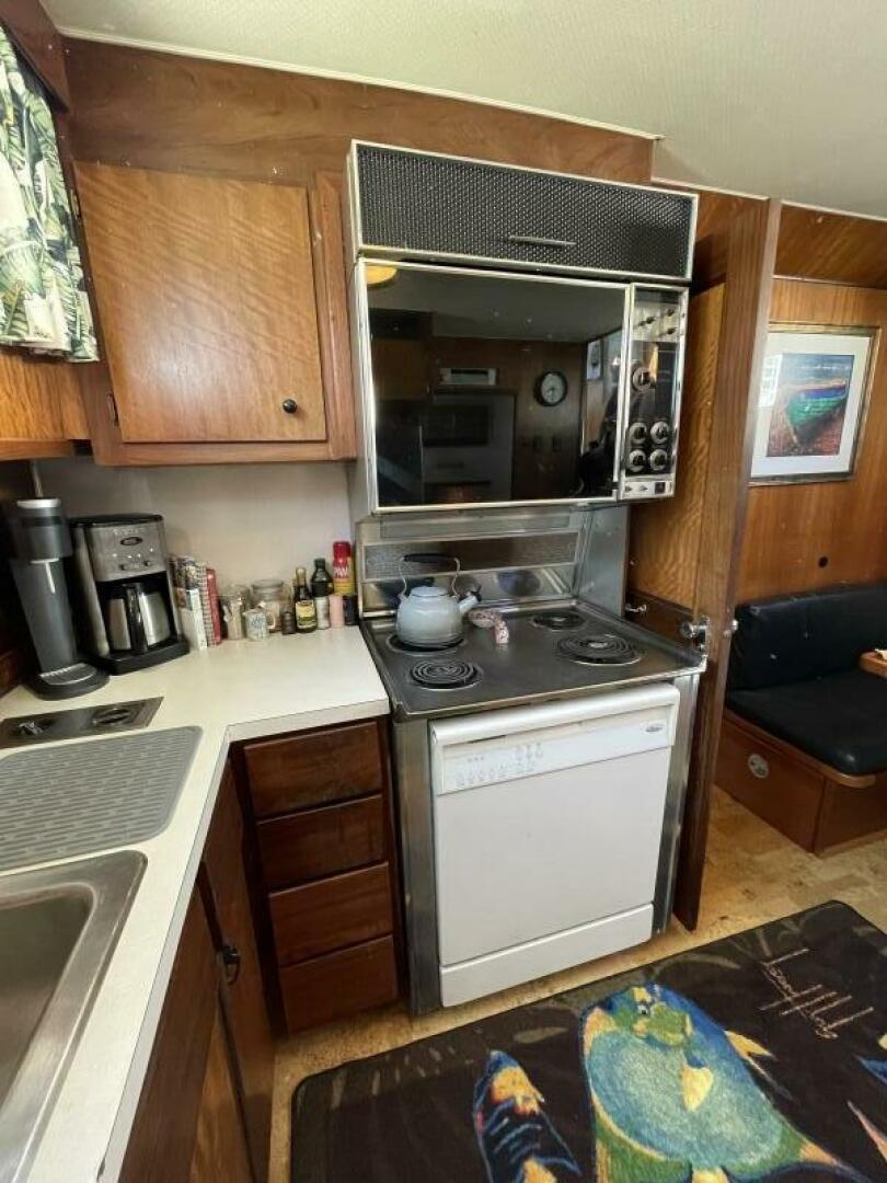 53ft Hatteras Yacht For Sale