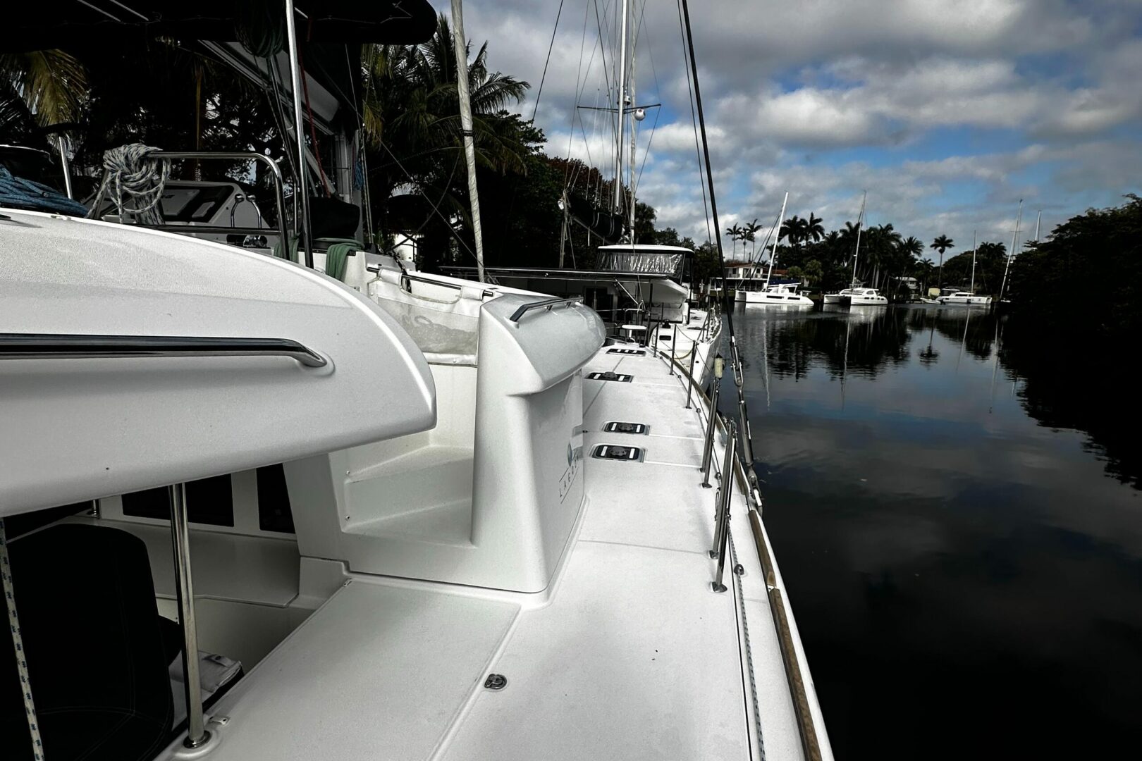 2017-lagoon-450-f-sail-9748460-20250417113711787-1_XLARGE.jp