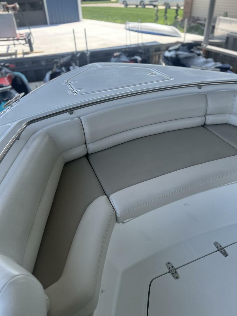 33ft Boston Whaler Yacht For Sale
