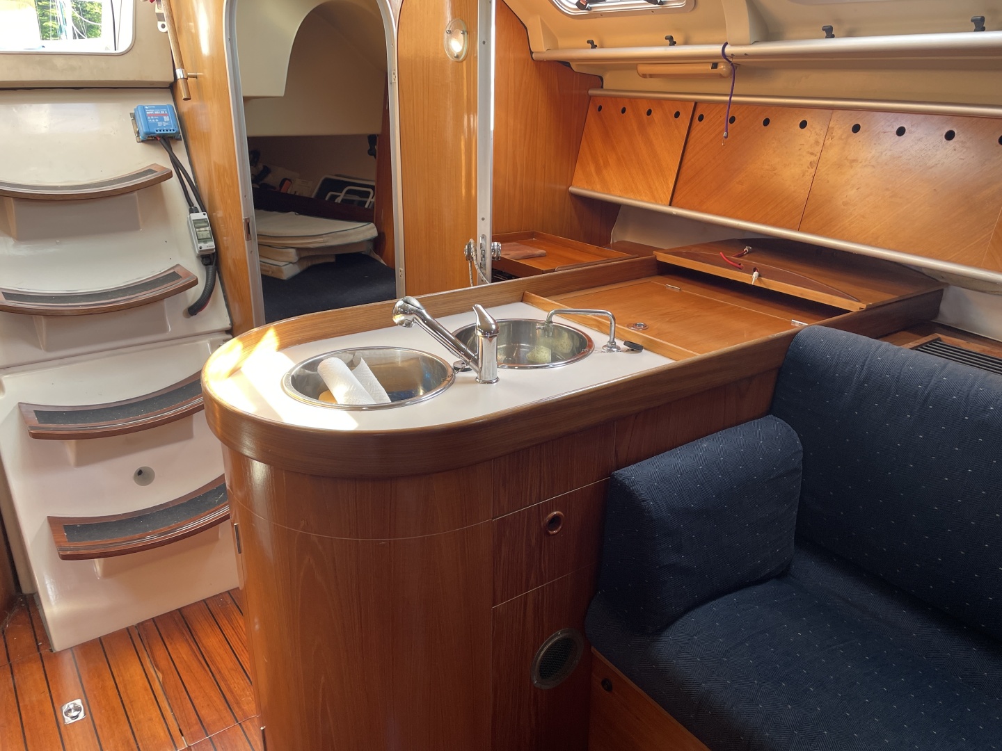 WAPITI 38ft Beneteau Yacht For Sale WAPITI 38ft Beneteau Yacht For Sale