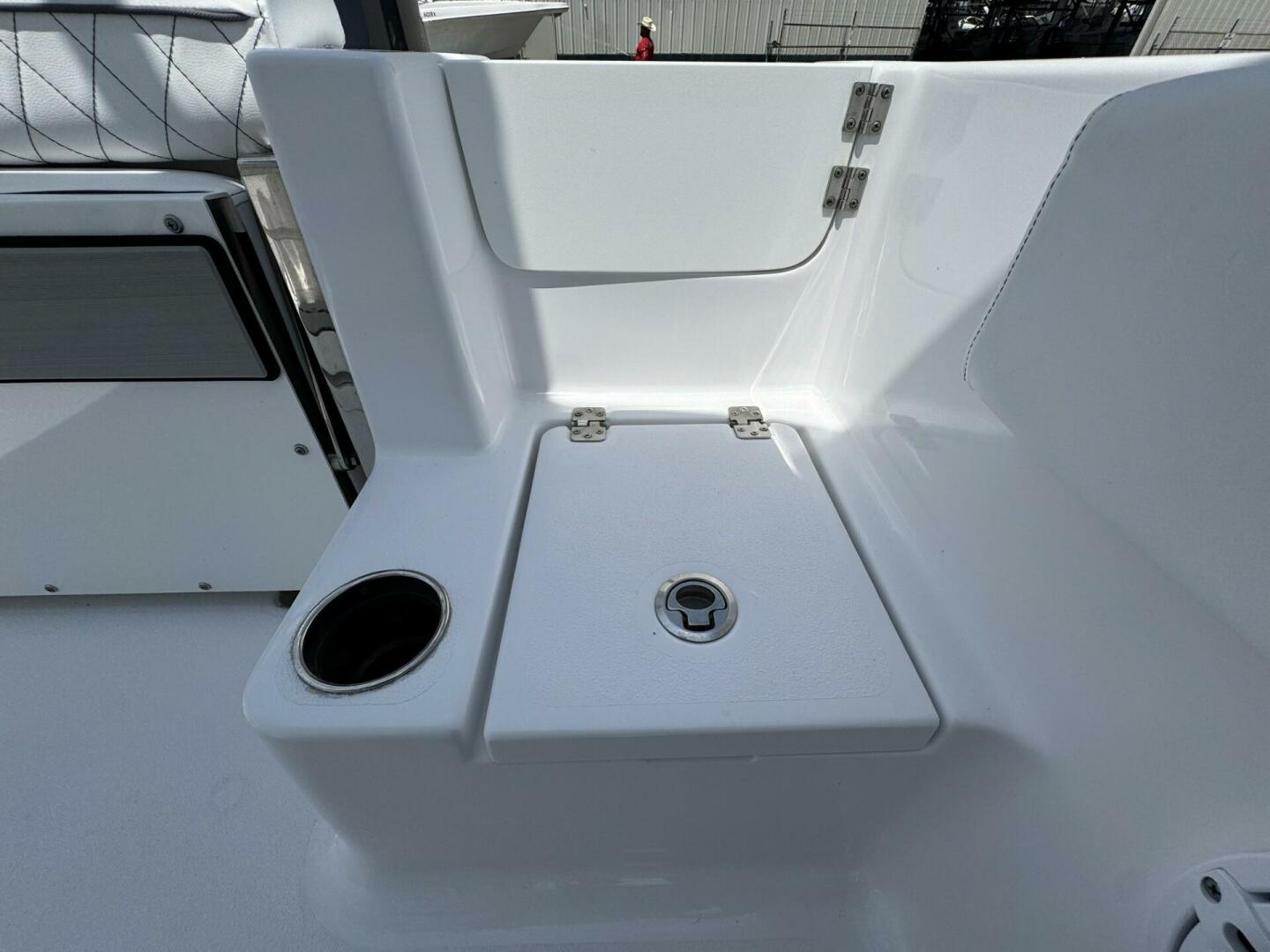 2023 Sportsman 212 Open-8