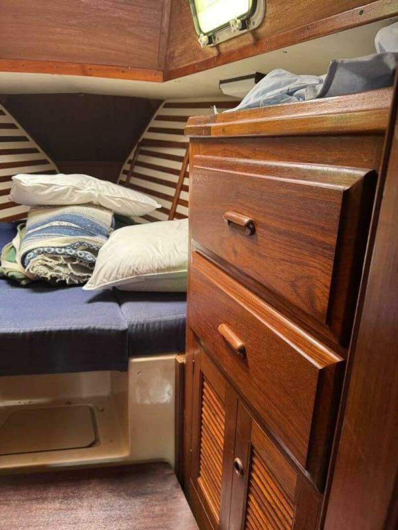 Ataraxia 33ft Endeavour Yacht For Sale