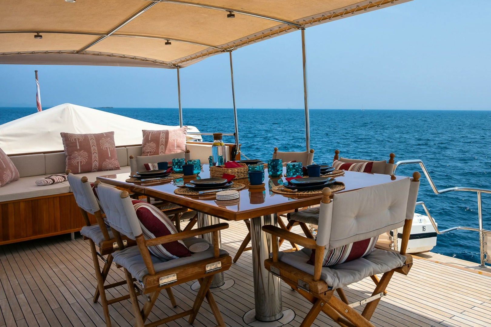 yacht-image-thumbnail