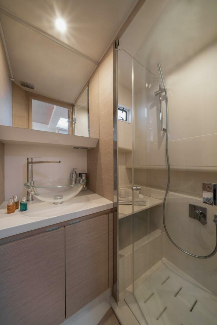 40ft Solaris Yacht For Sale