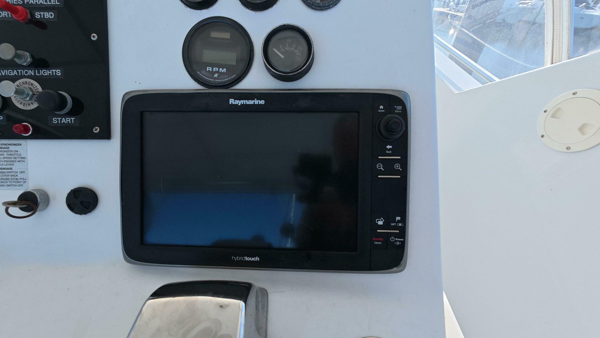 Lochloosa 53ft Hatteras Yacht For Sale