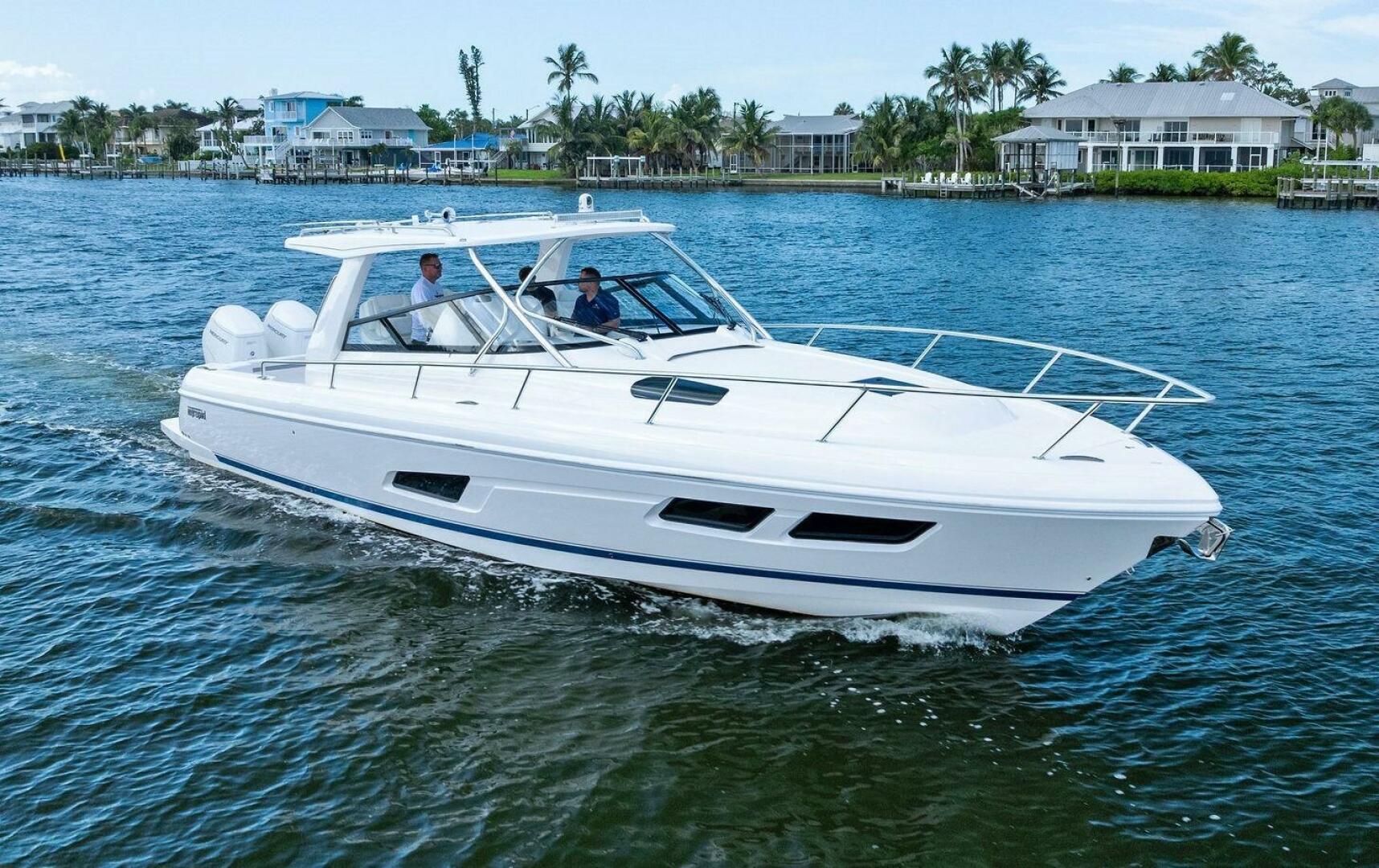 2022 Intrepid 438 evolution