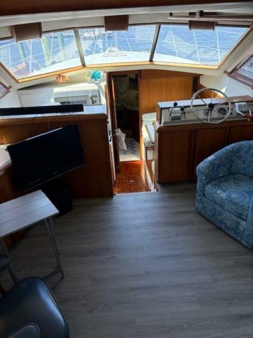 Moonstruck 52ft Carver Yacht For Sale