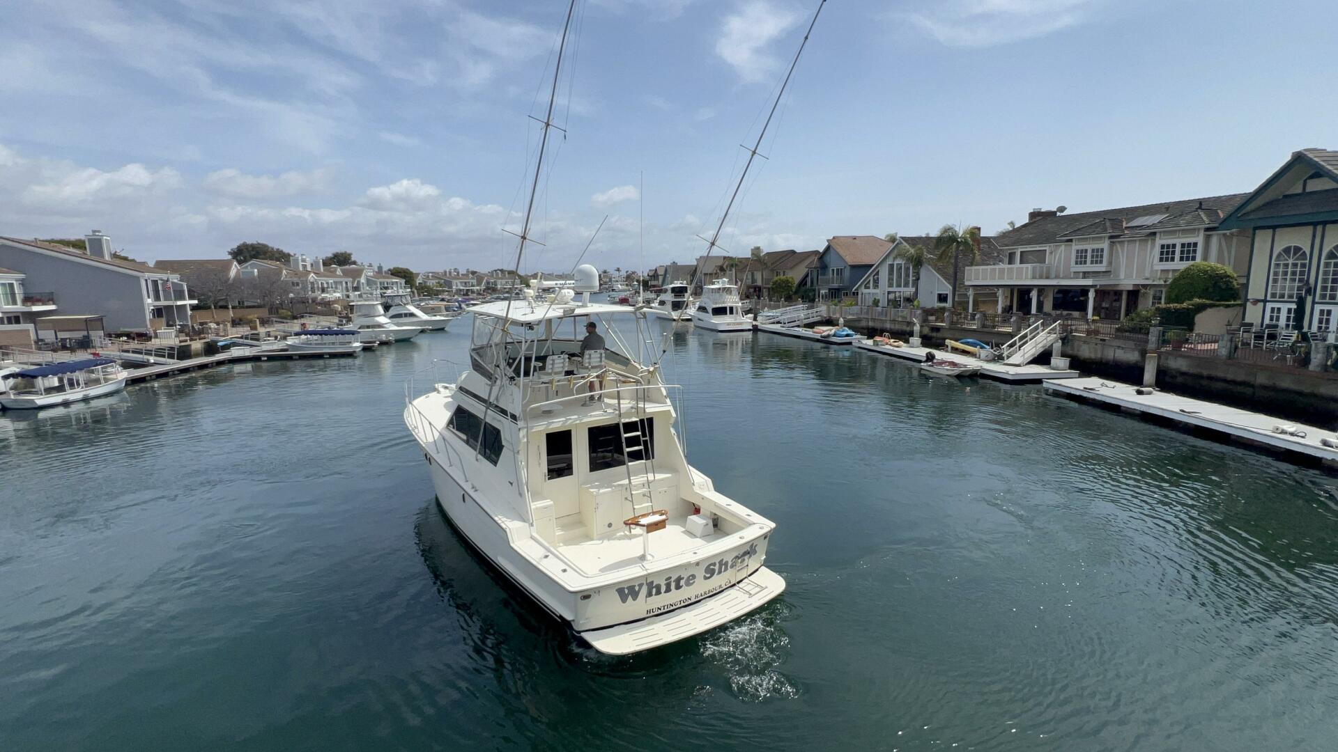 White Shark  48ft Hatteras Yacht For Sale