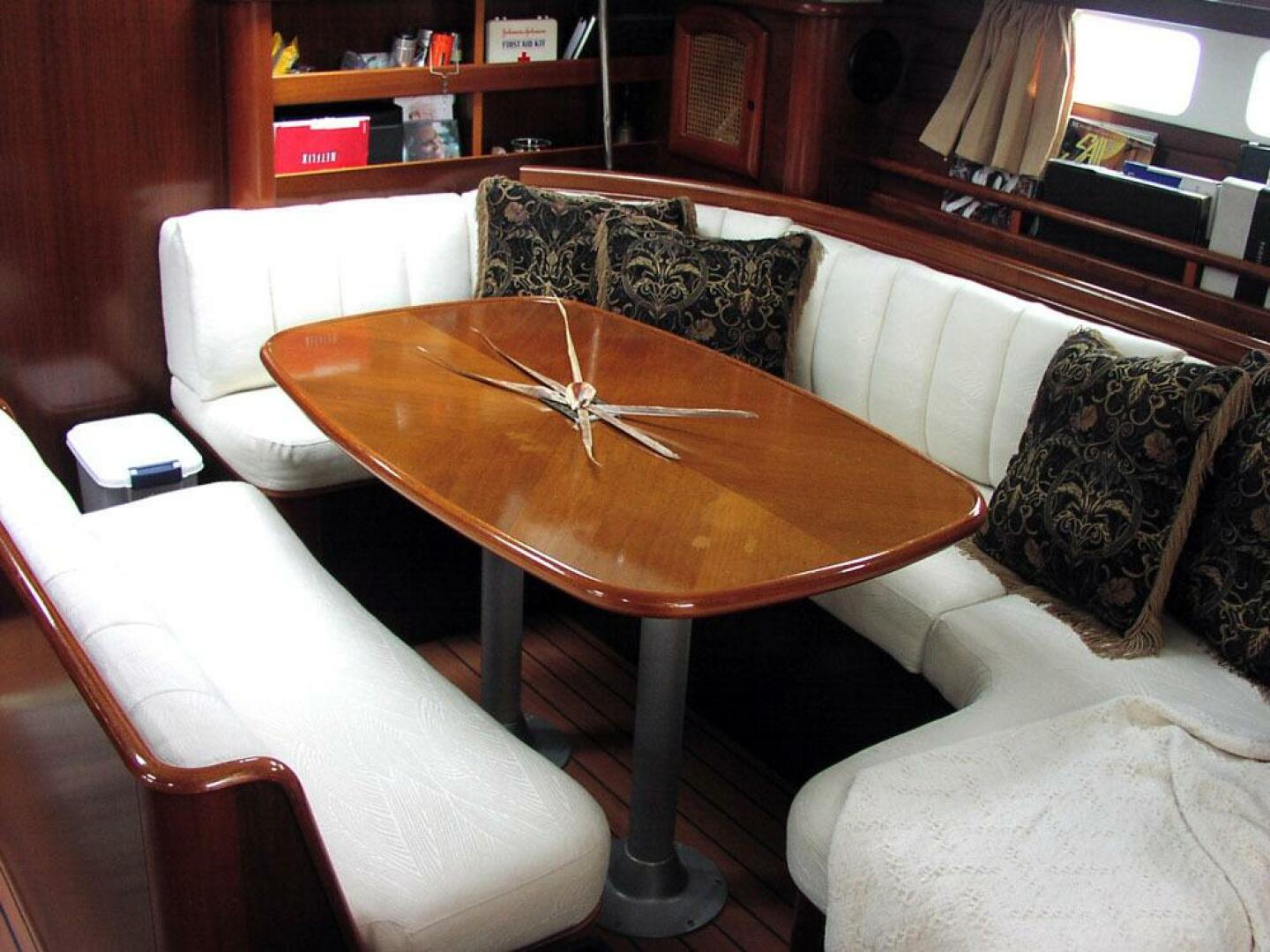 Beneteau 461 Oceanis salon