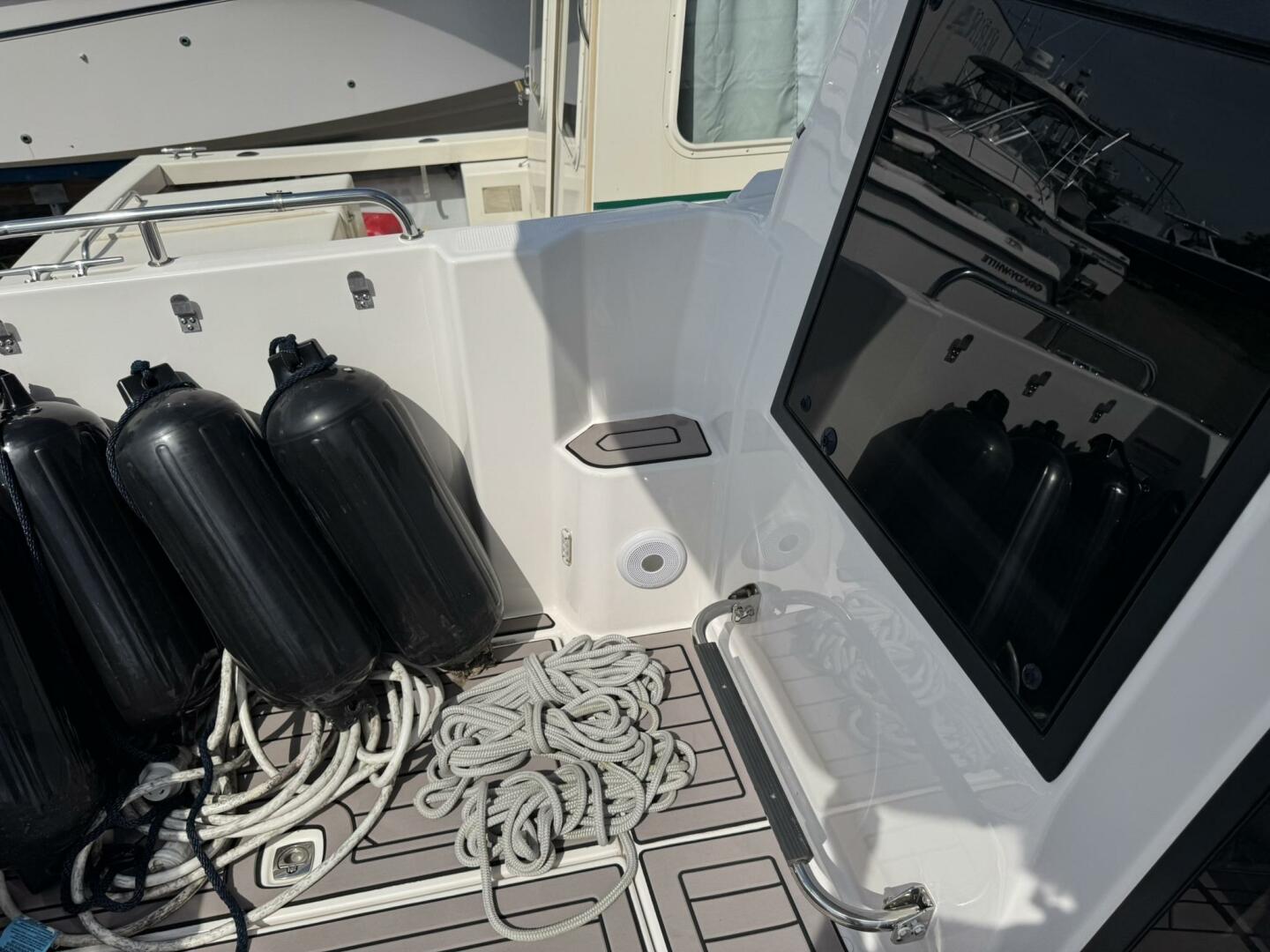 24ft Cutwater Yacht For Sale