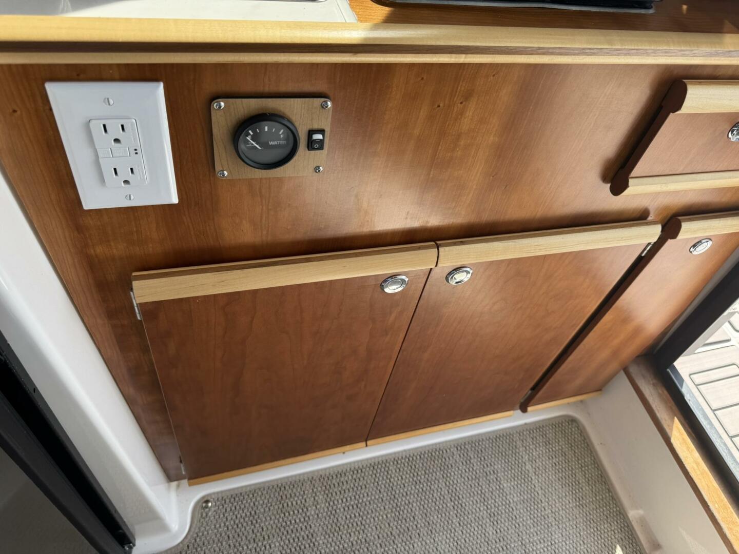 24ft Cutwater Yacht For Sale