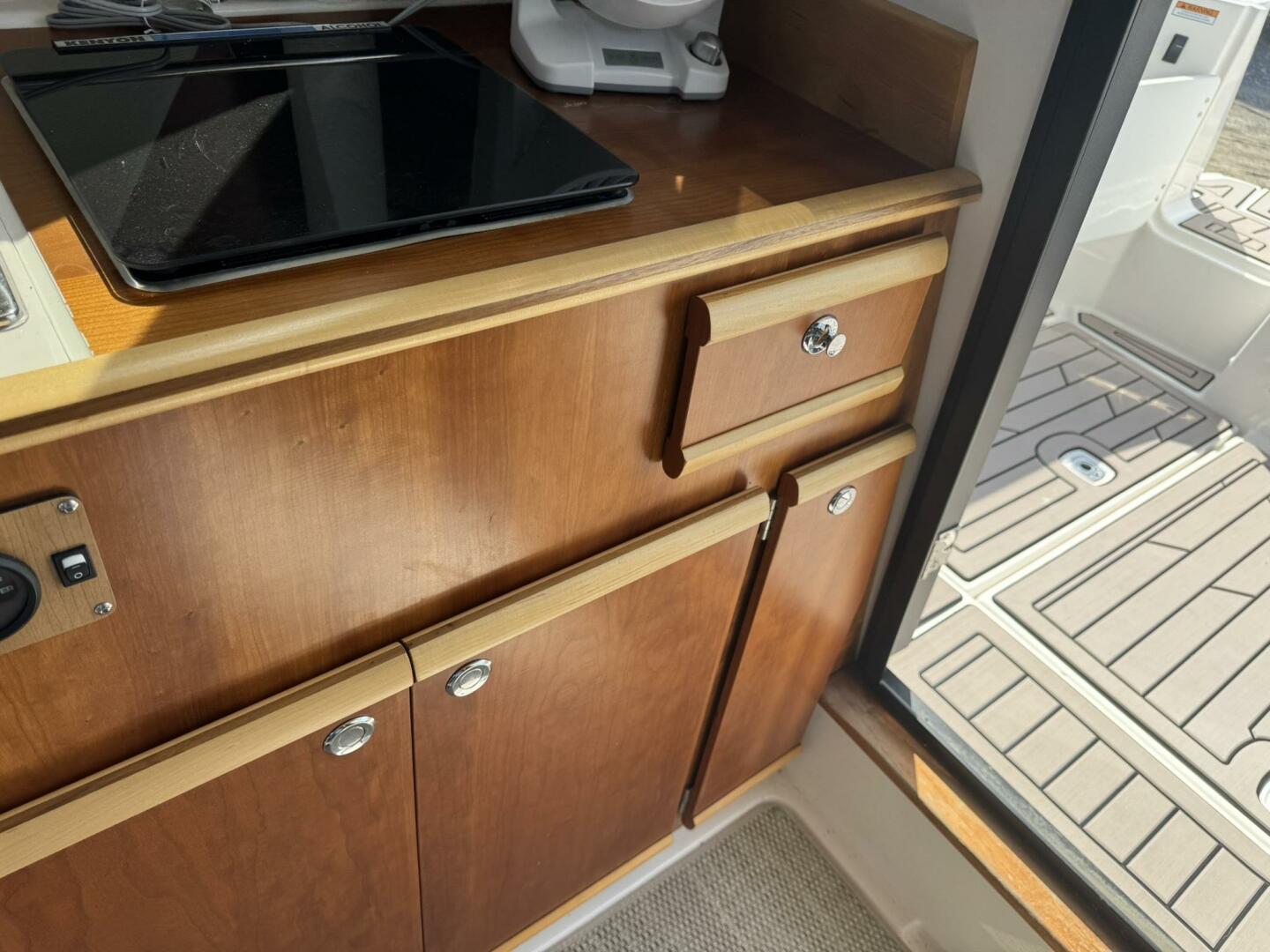 24ft Cutwater Yacht For Sale
