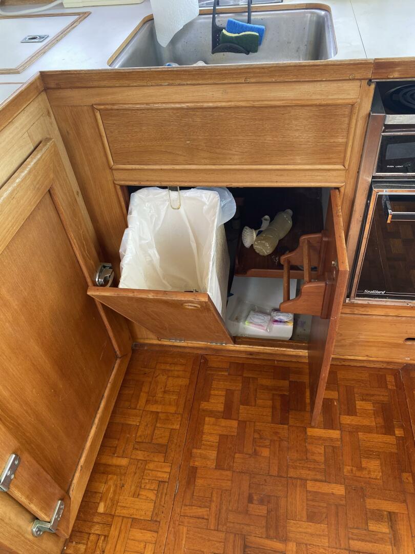 42ft Grand Banks Yacht For Sale