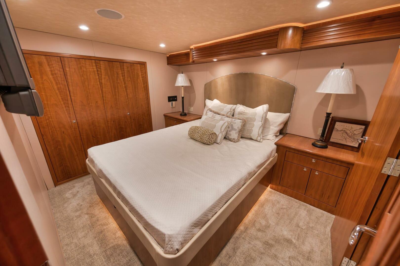 2006 B&D 60 Custom Carolina- Master Stateroom
