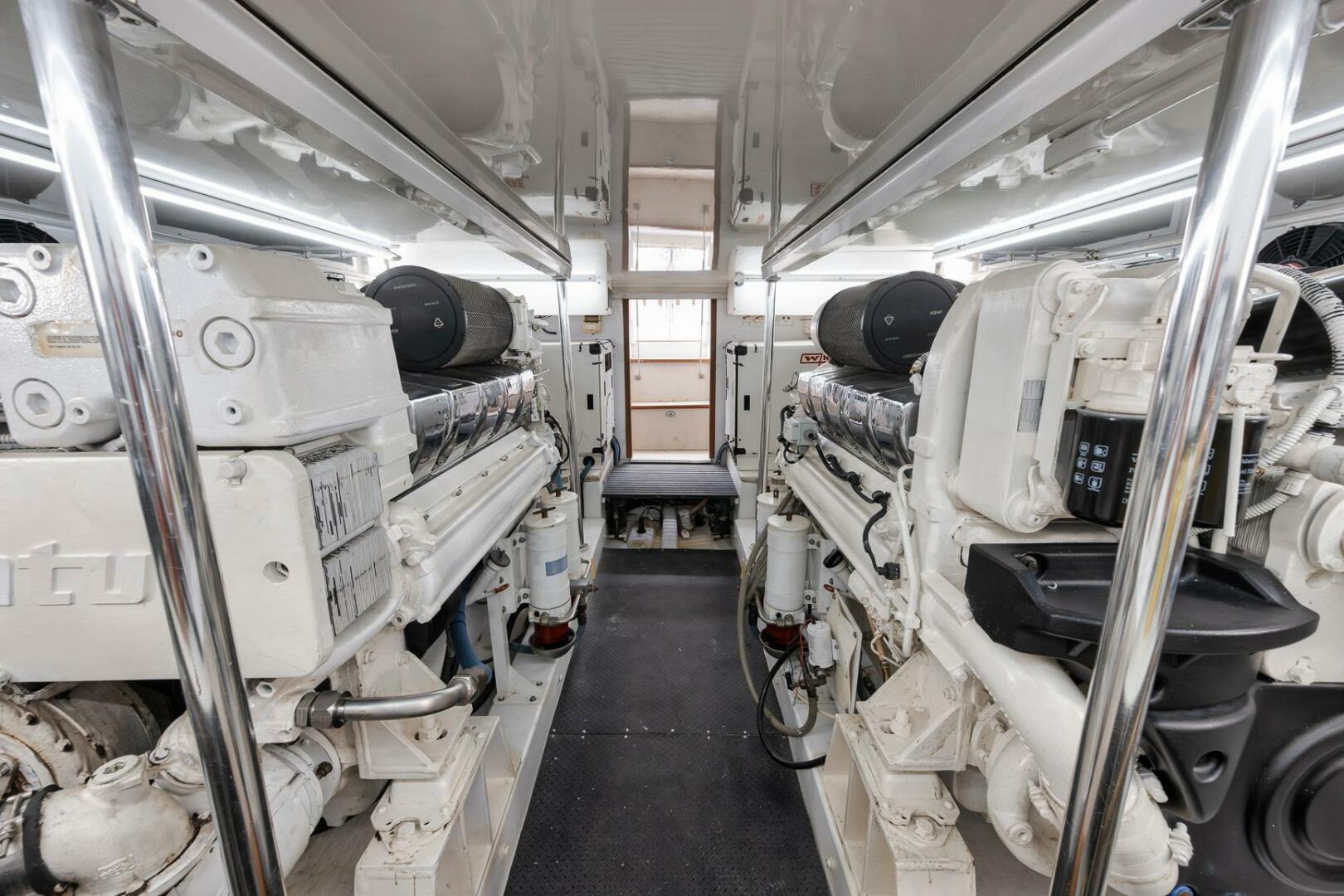 2006 B&D 60 Custom Carolina- Engine Room