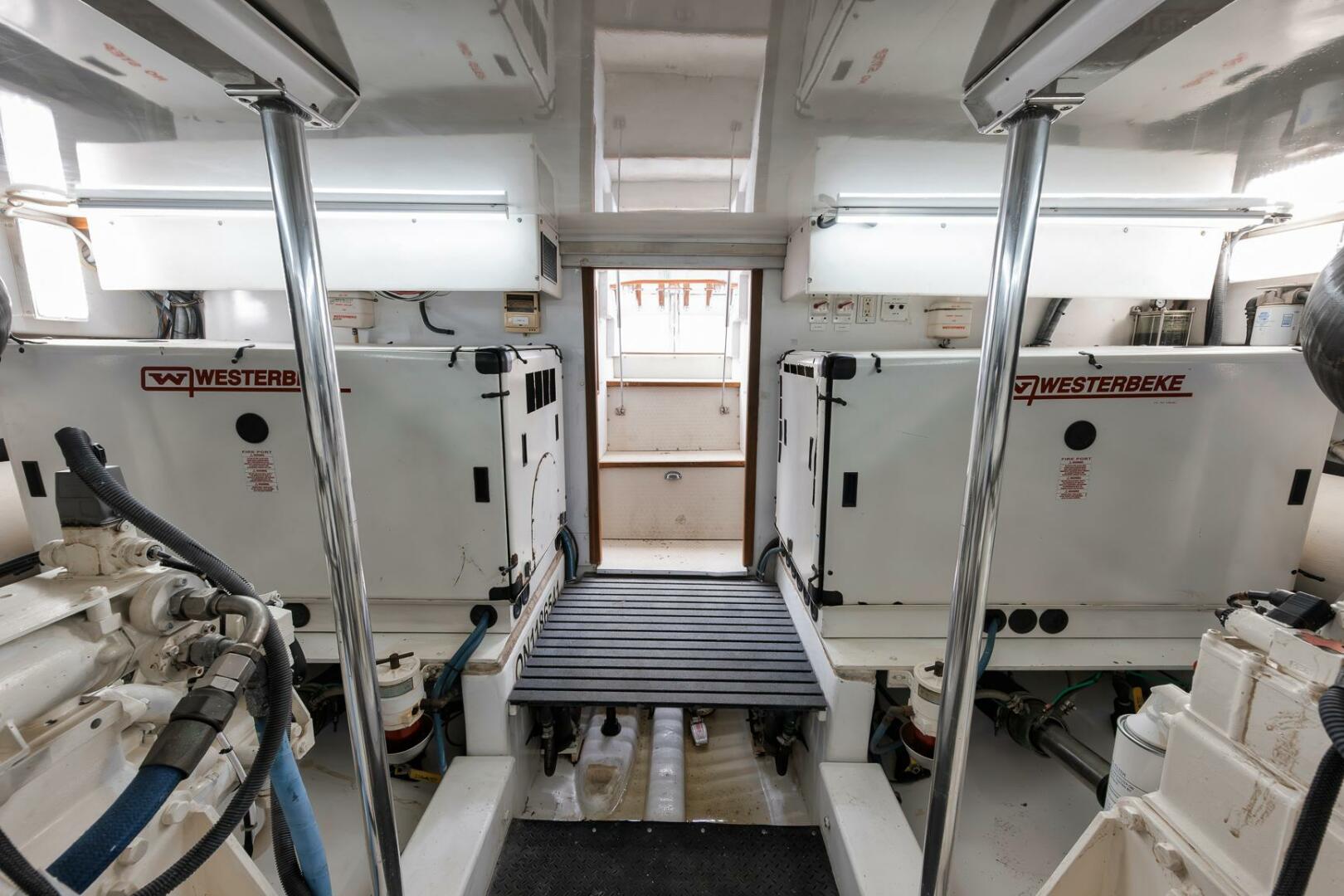 2006 B&D 60 Custom Carolina- Engine Room