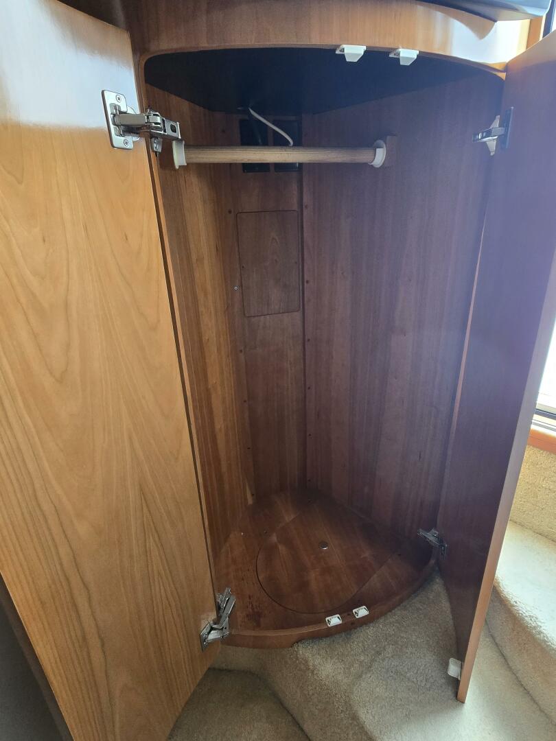 ChrisSea IV 44ft Carver Yacht For Sale