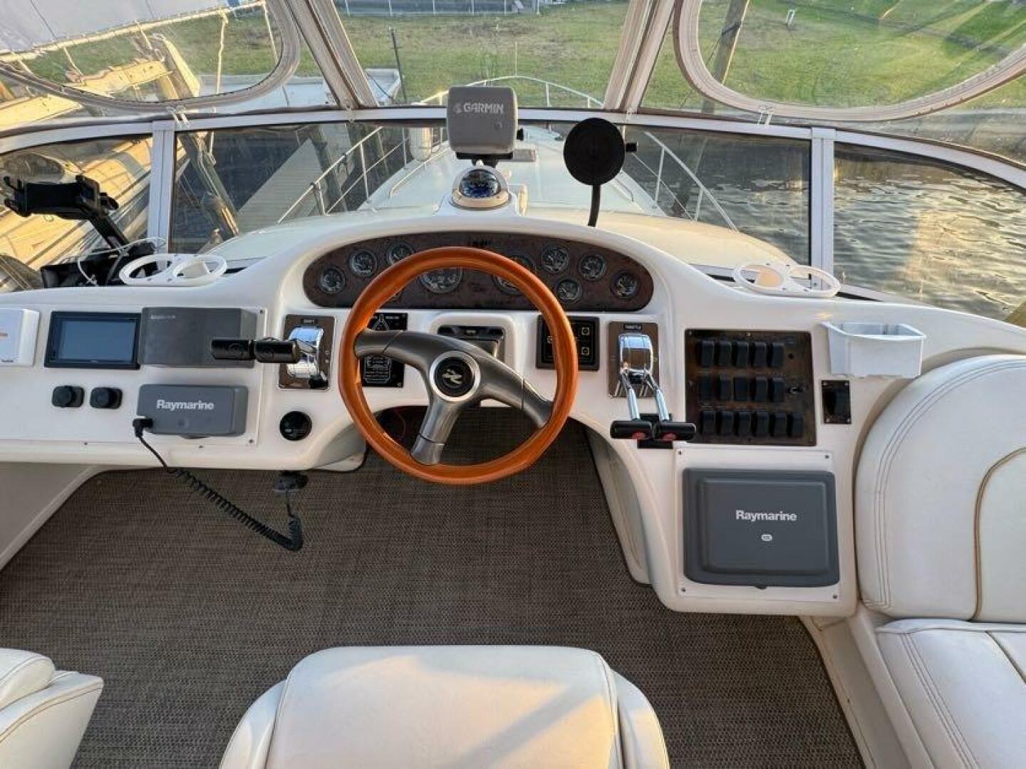 1996 Sea Ray 400 Flybridge Helm