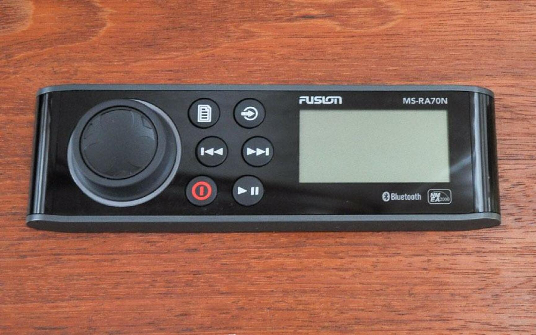Fusion Stereo w/ Bluetooth